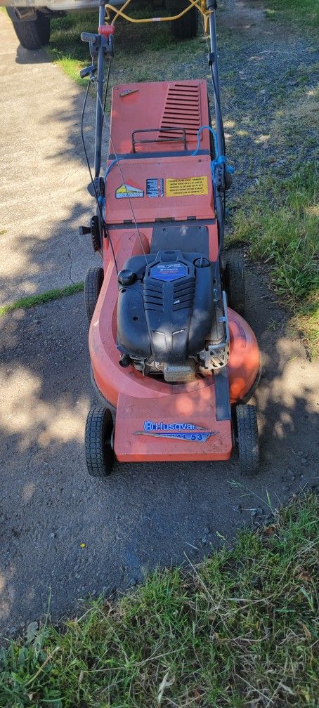 Husqvarna pushing mower