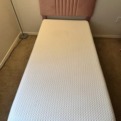 Girls Twin Bed With Frame 