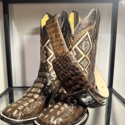 Crocodile cowboy boots