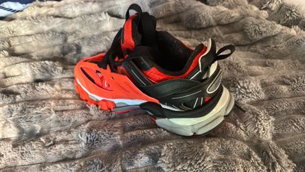 BALENCIAGA SIZE 39/9US. BRAND NEW!