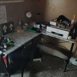 Desk Included A iPhone 7 Working No Screen Working 