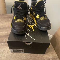 Jordan 4’s Yellow Thunder 5.5