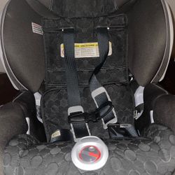 Britax Convertible Car Seat SafeCell — Good Condition