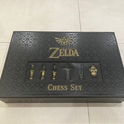 USAopoly The Legend Of Zelda Chess Set