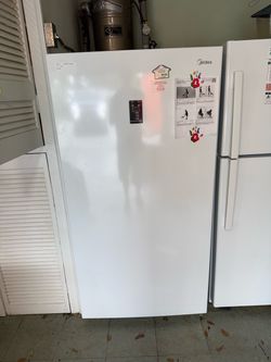 17 cu ft Convertible Upright Freezer / Refrigerator
