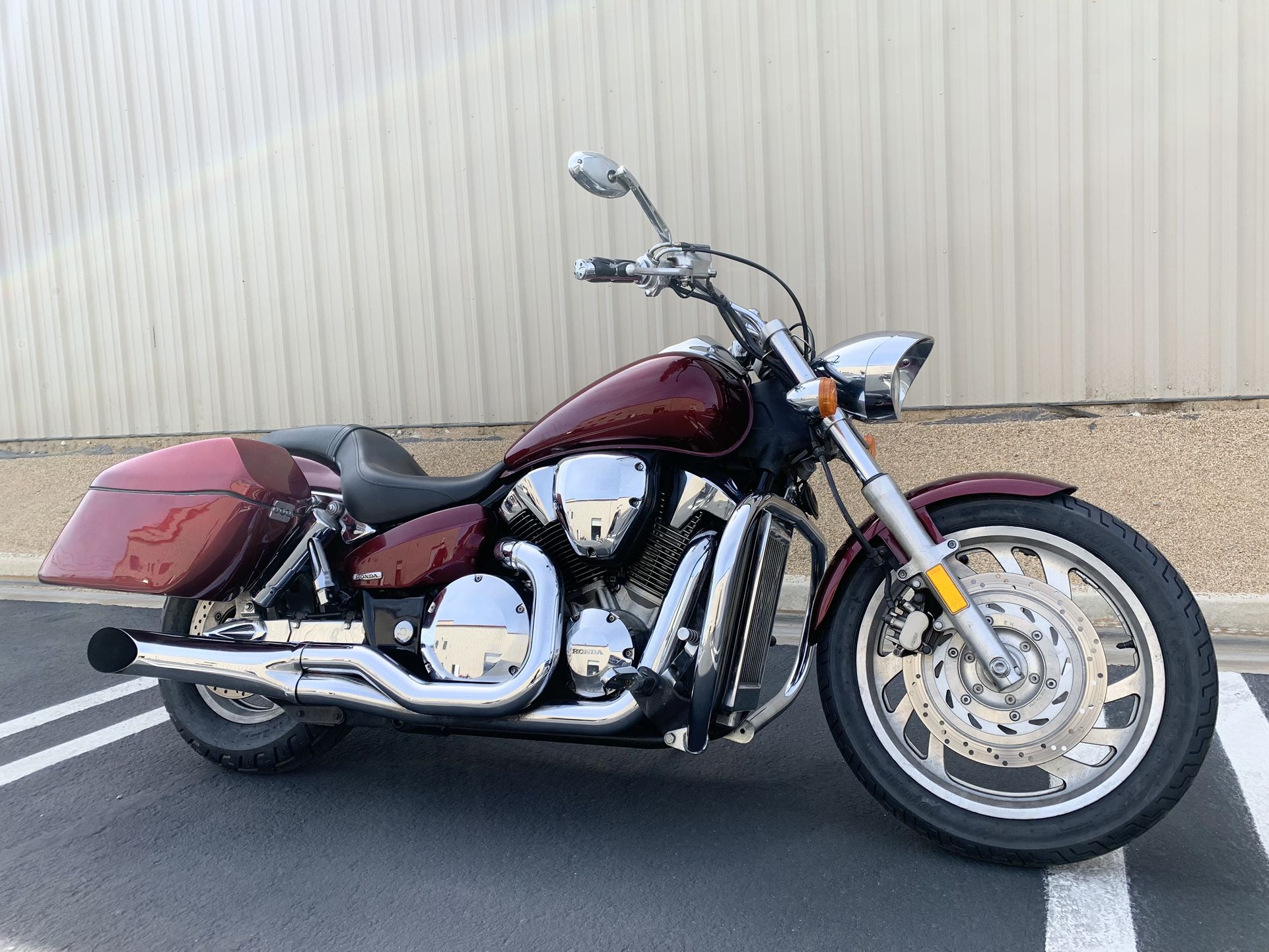Honda 2006 VTX1300C Motorcycle WITH EXHAUST
