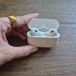 AirPods Pro (2nd generation, Lightning case)