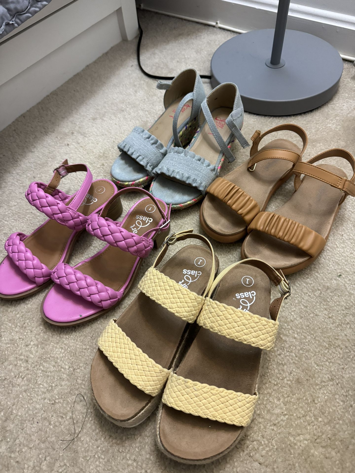 Girl Sandals (size 1)