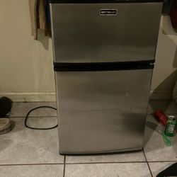 Mini fridge