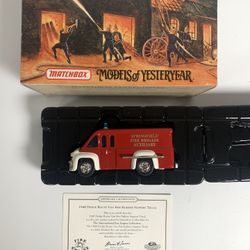NEW Matchbox ~1948 Dodge Route Van Fire Fighter Support Truck ~ YFE16-M ~ 1:43