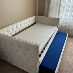 Twin Trundle/Day Bed
