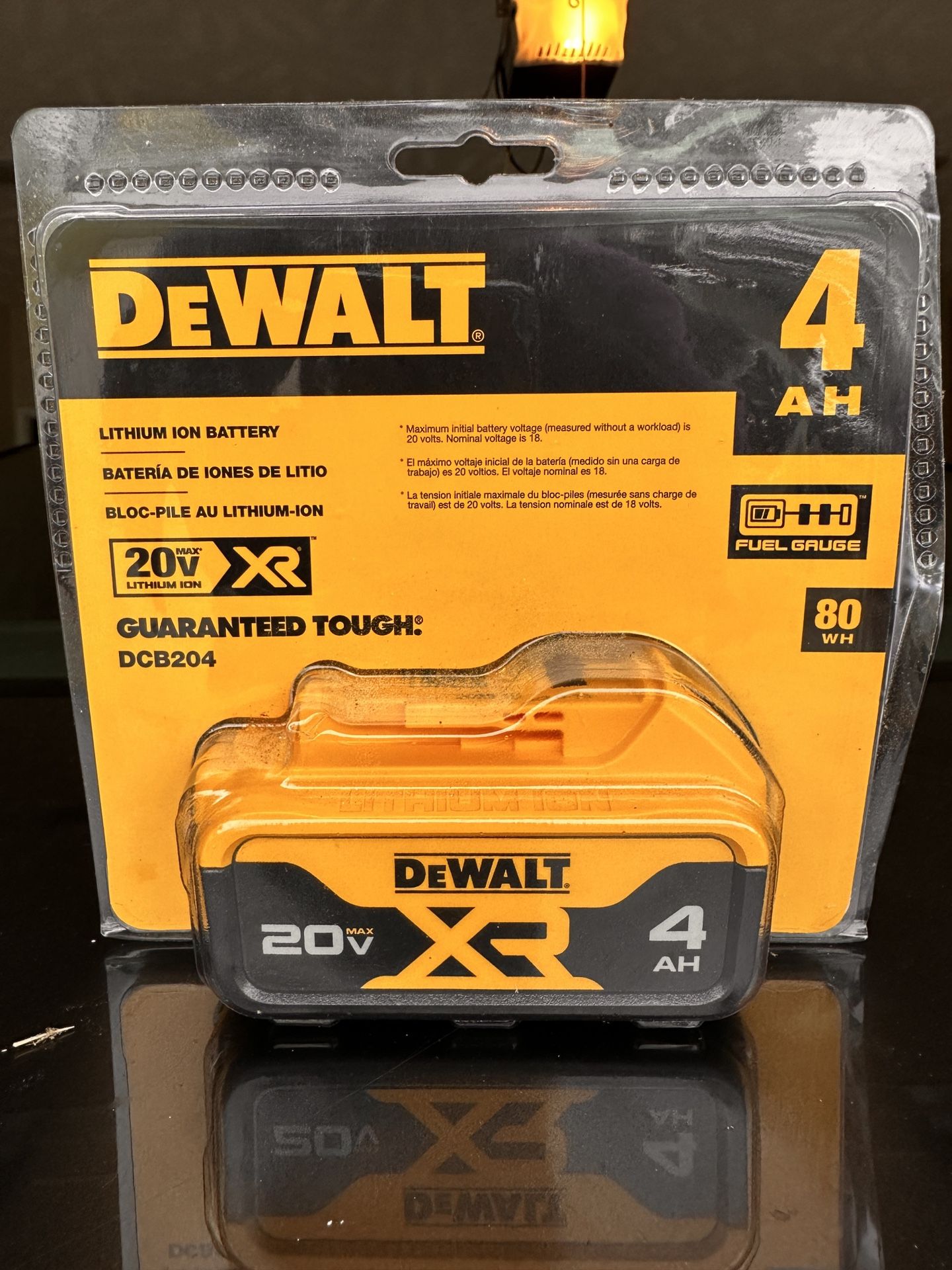 DEWALT 20V 4.0 Ah Max Lithium Ion Battery.