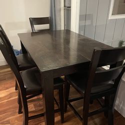 Table With Chairs And Bench Seat