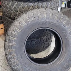 Maxxis Razr 37x12.5r17  