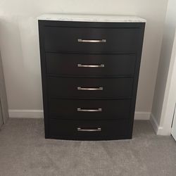 Matching Dresser And Chest