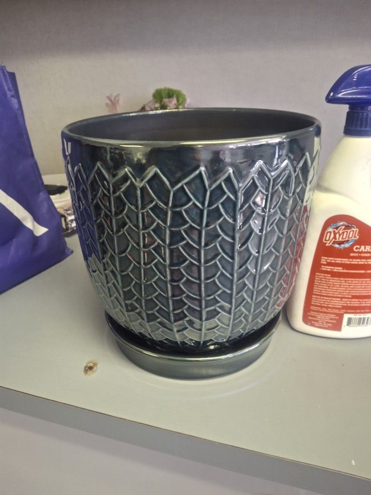Beautiful Heavy Flower Pot (Flawed)