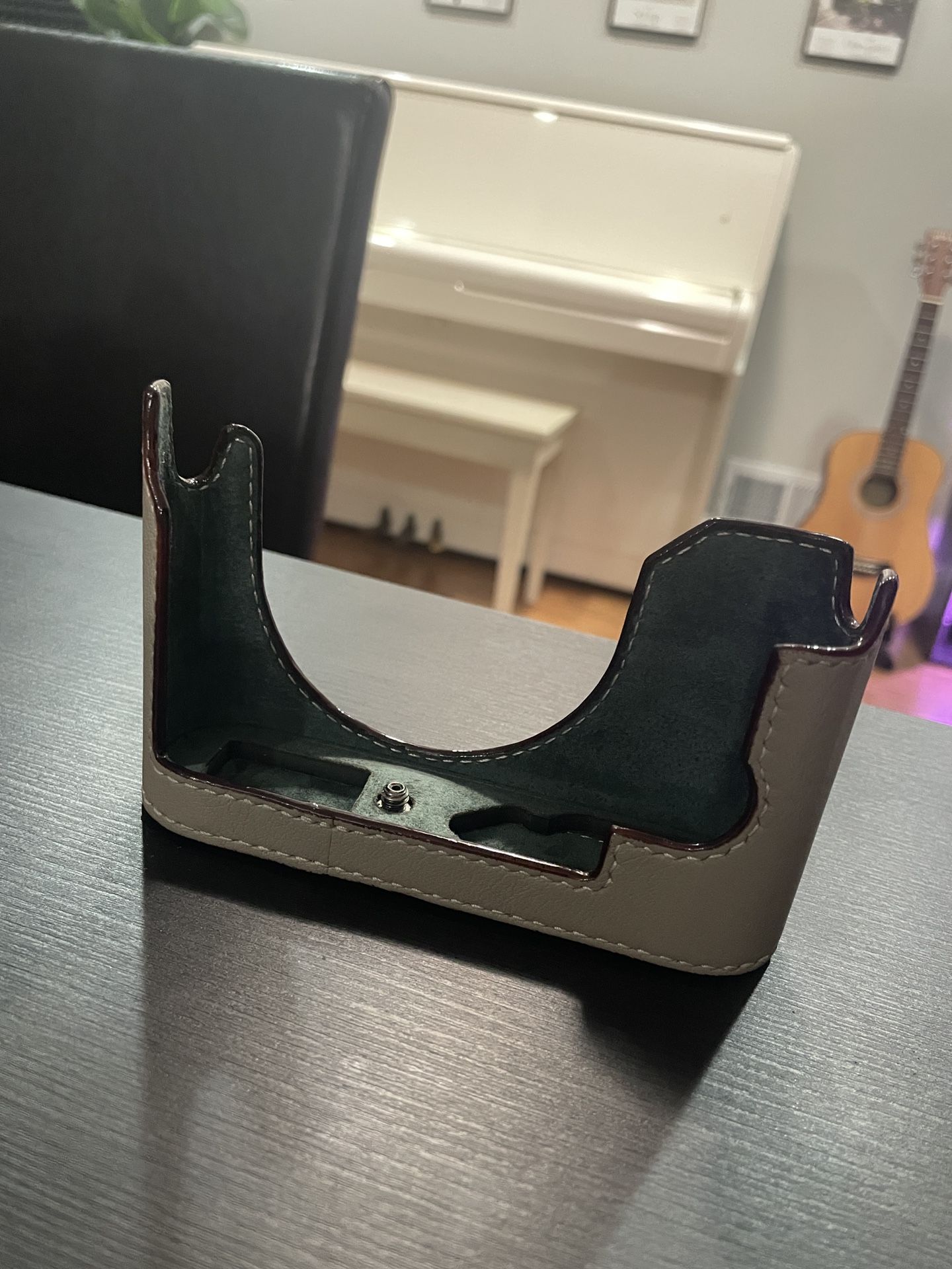Arte Di Mano Leica Q2 Case (Beige)
