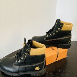 Timberland Boots Size 6 But It Fit Like 7 Women 