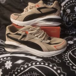 Puma Hypnotic Size 11 Color Black An Tan