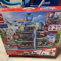 Hape Mega City Railway Set, 8 different themed sections - Brand New,Factory Sealed