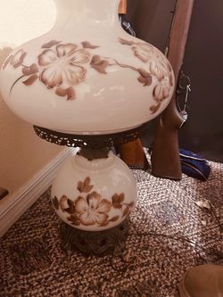 Vintage Gone with the Wind Hurricane Table Lamp