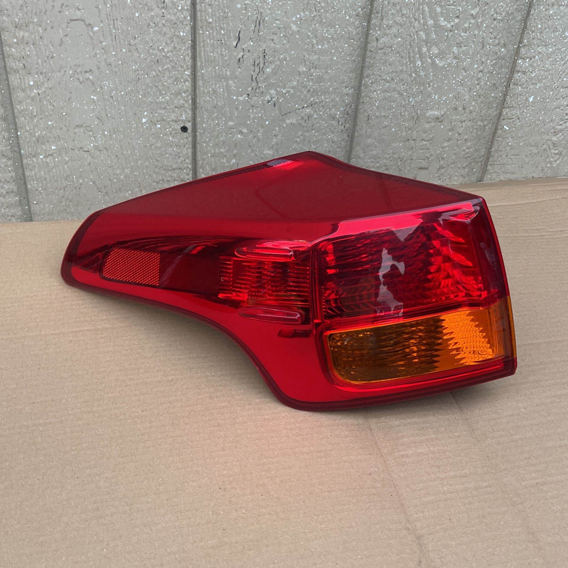 2013-2015 TOYOTA RAV 4 RAV-4 LH DRIVER SIDE HALOGEN TAIL LIGHT OEM