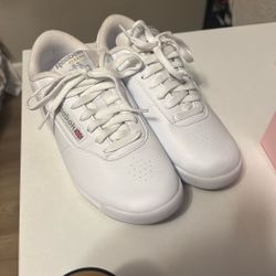 Reebok Classics Size 7.5 Women’s 