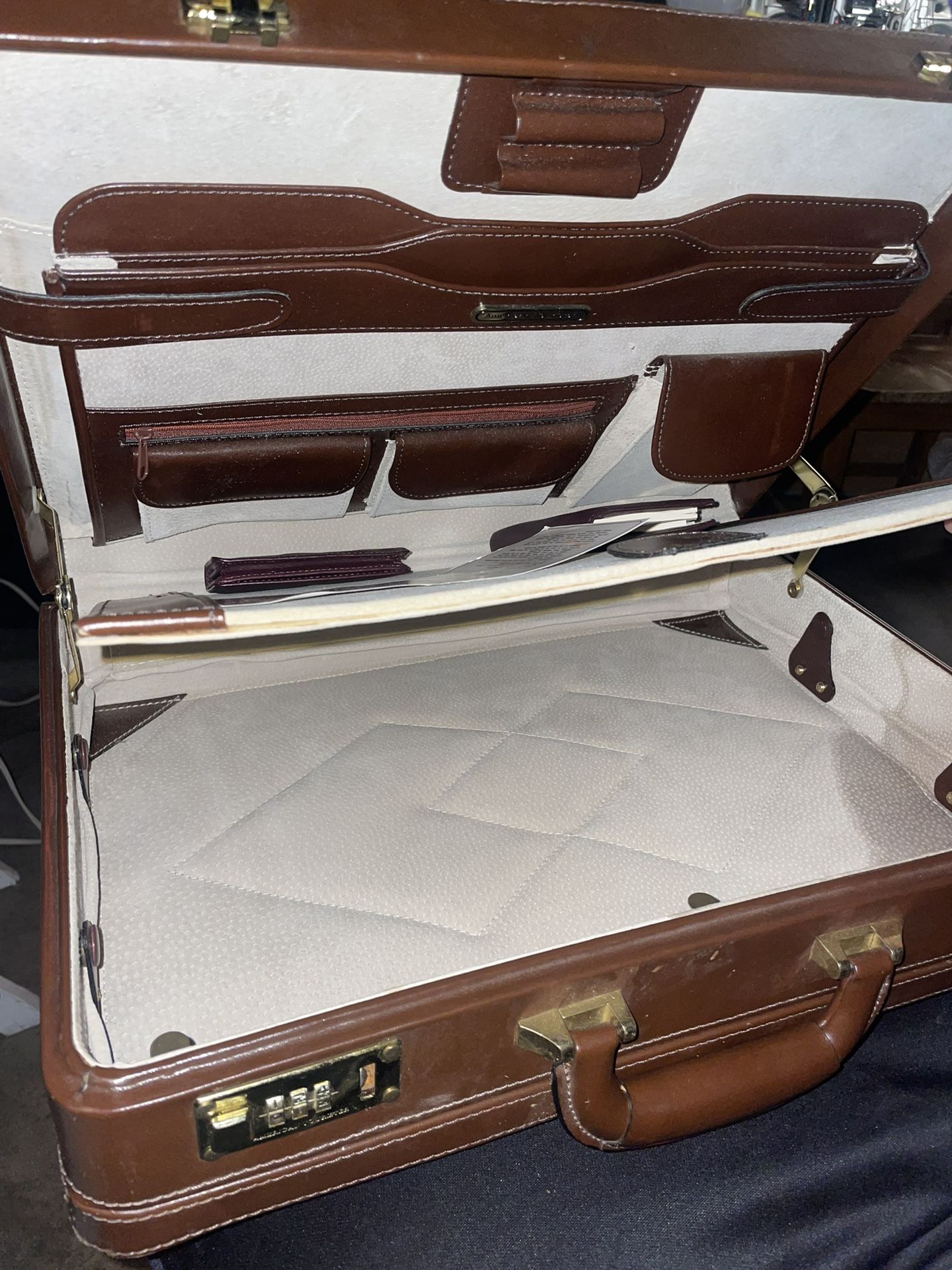 American Tourister Vintage Breifcase