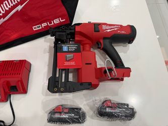 (PRICE NEGOTIABLE)Milwaukeey M18 Fuel Utility Fencing Stapler, 2843-20