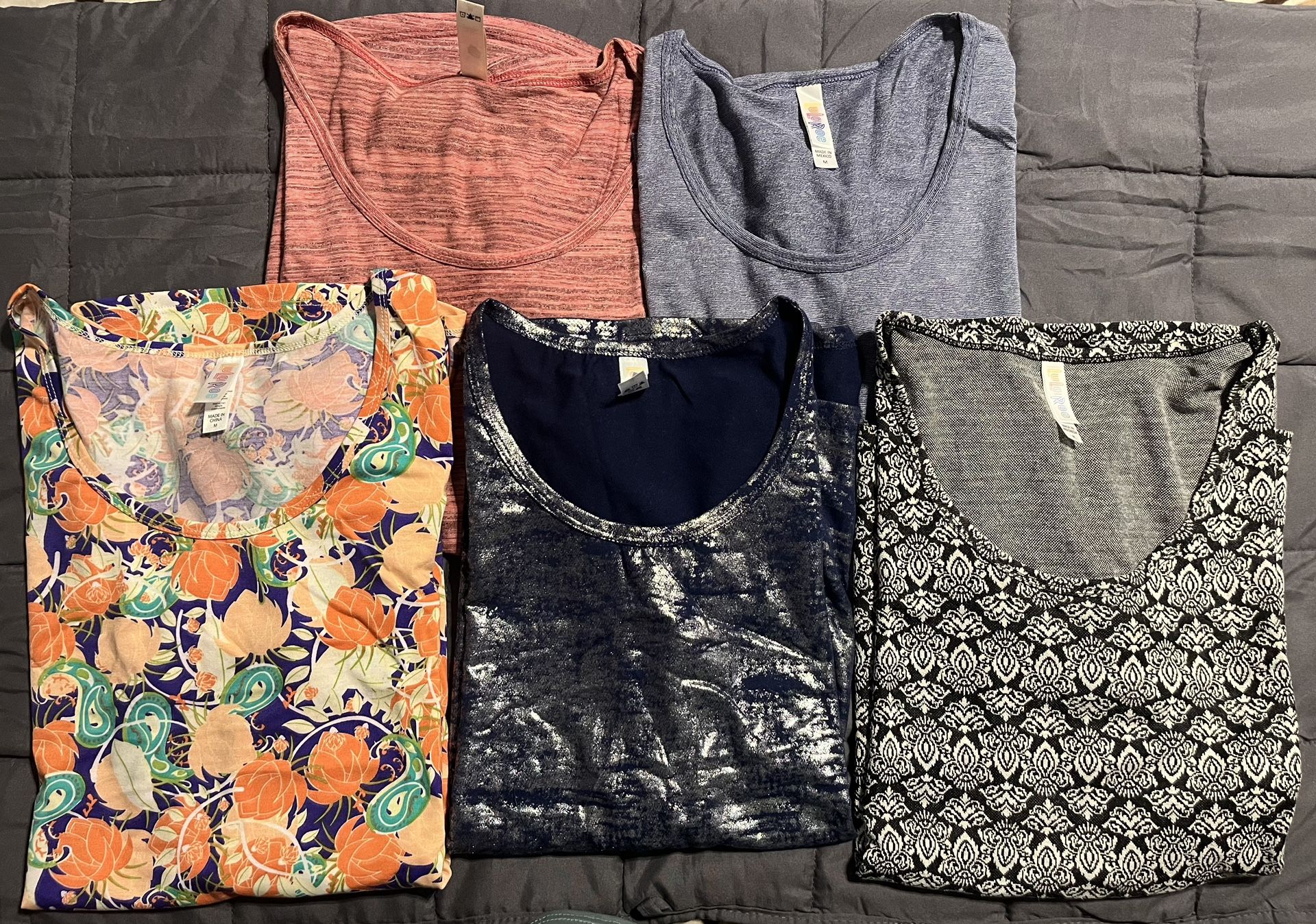 NWOT 5 women’s tops, size M
