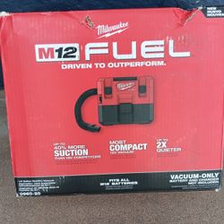 VACUUM MILWAUKEE M12 TOOL ONLY 
