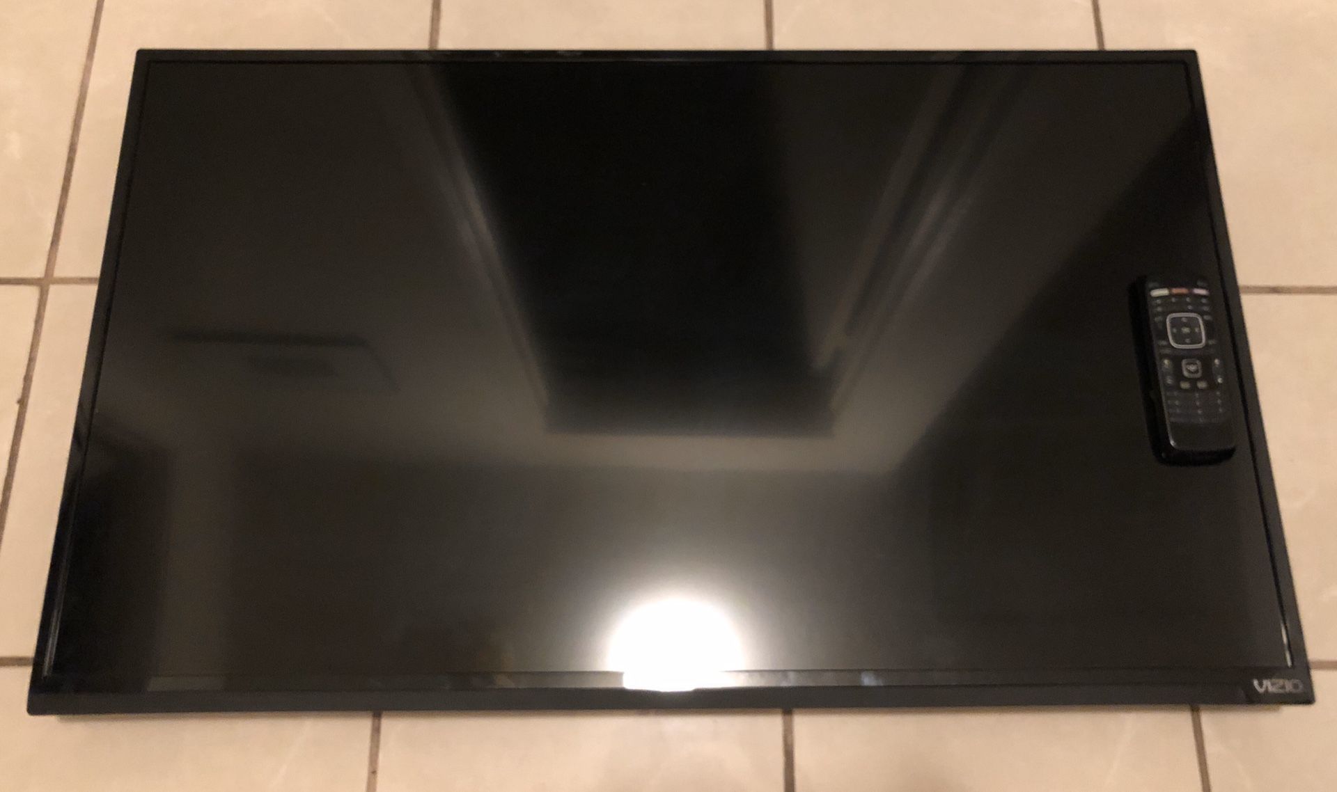 40 inch flatscreen Vizio TV