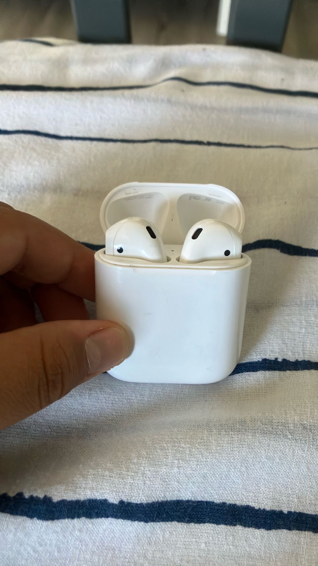 AirPods Generation 2