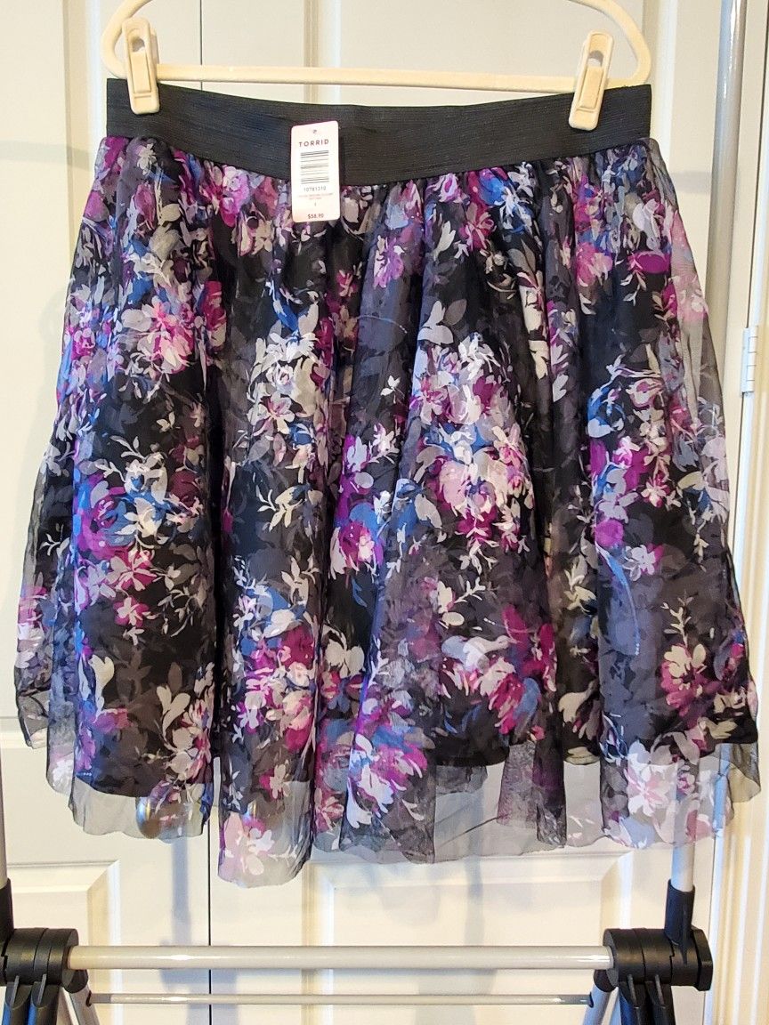 New Torrid Cute Layered Skirt