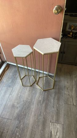 Stands tables
