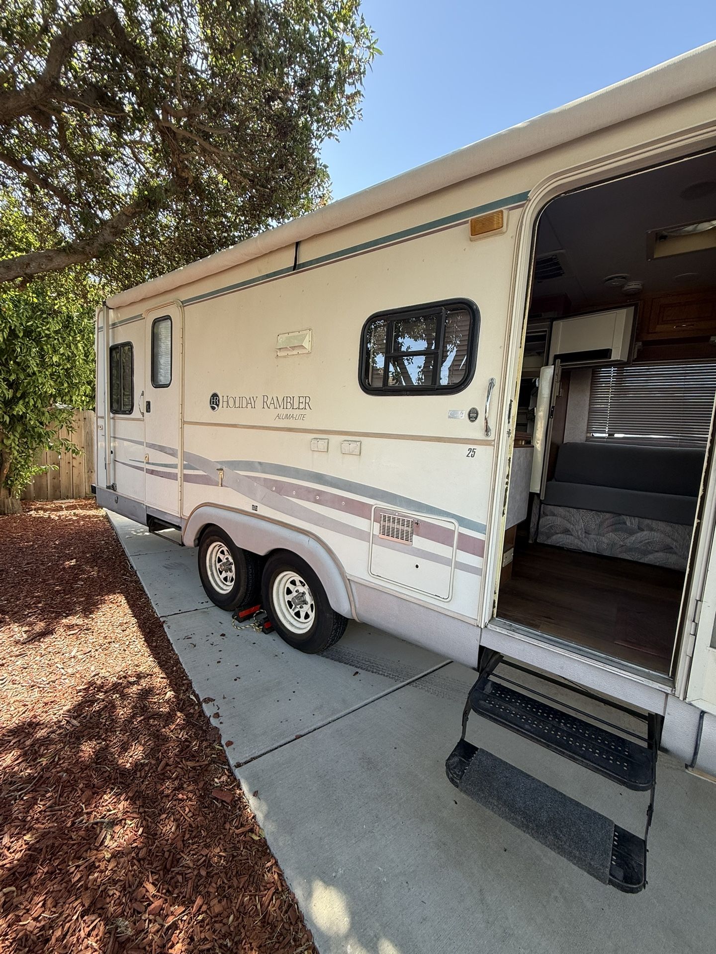 1995 Holiday Rambler 25’