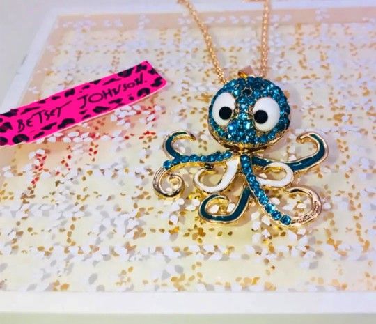 BETSEY JOHNSON "RASPBERRY BLUE!" BRIGHT AND FUN BLUE OCTOPUS NECKLACE NEW!