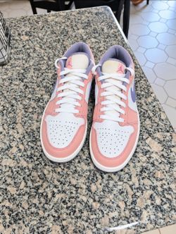 Women's Jordan 1 pink color wave size 11