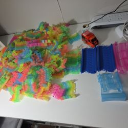 ALOT Of Magic Tracks Trax Pieces Race Track 1 Car 