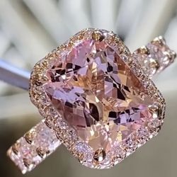 Gorgeous luxury Rose Quartz Ring