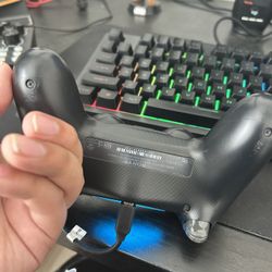 PS4 controller