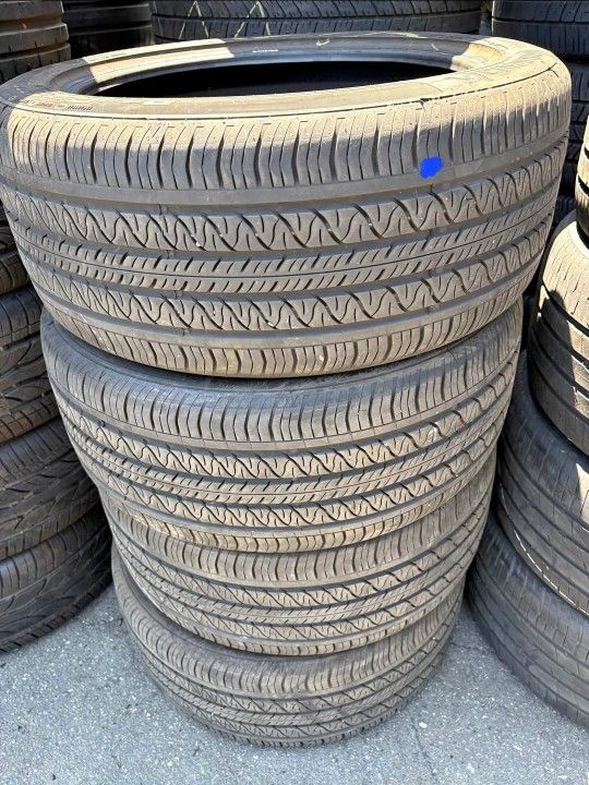 255 45 19 Tires Con 80% De Vida Las 4 De La Marca CONTINENTAL