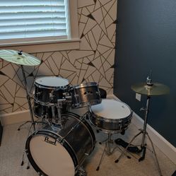 Pearl Roadshow Jr. Drum Set