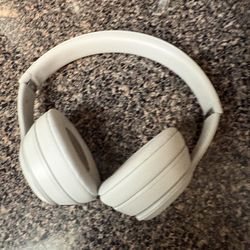 Beats solo 4 wireless