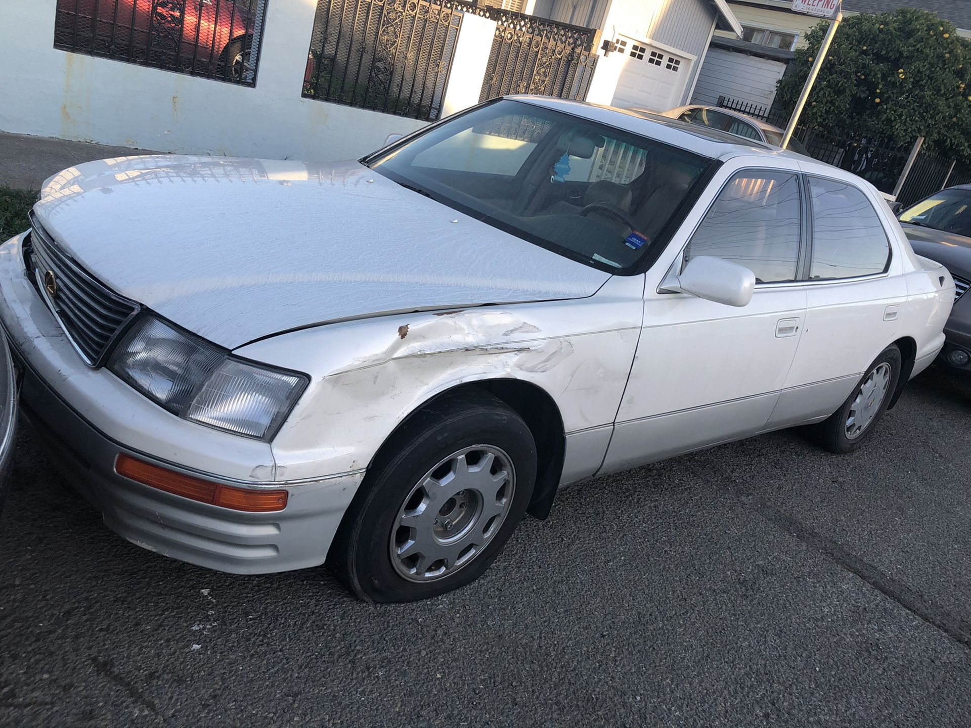 1995 Lexus LS 400