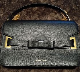 Samantha Thavasa Emushu II Bow Crossbody | Black Pebbled Leather