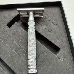 Feather Stainless Steel Razor