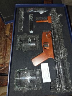 Machine Gun wysky Decanter