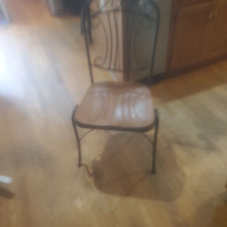 6  Kitchen Chairs