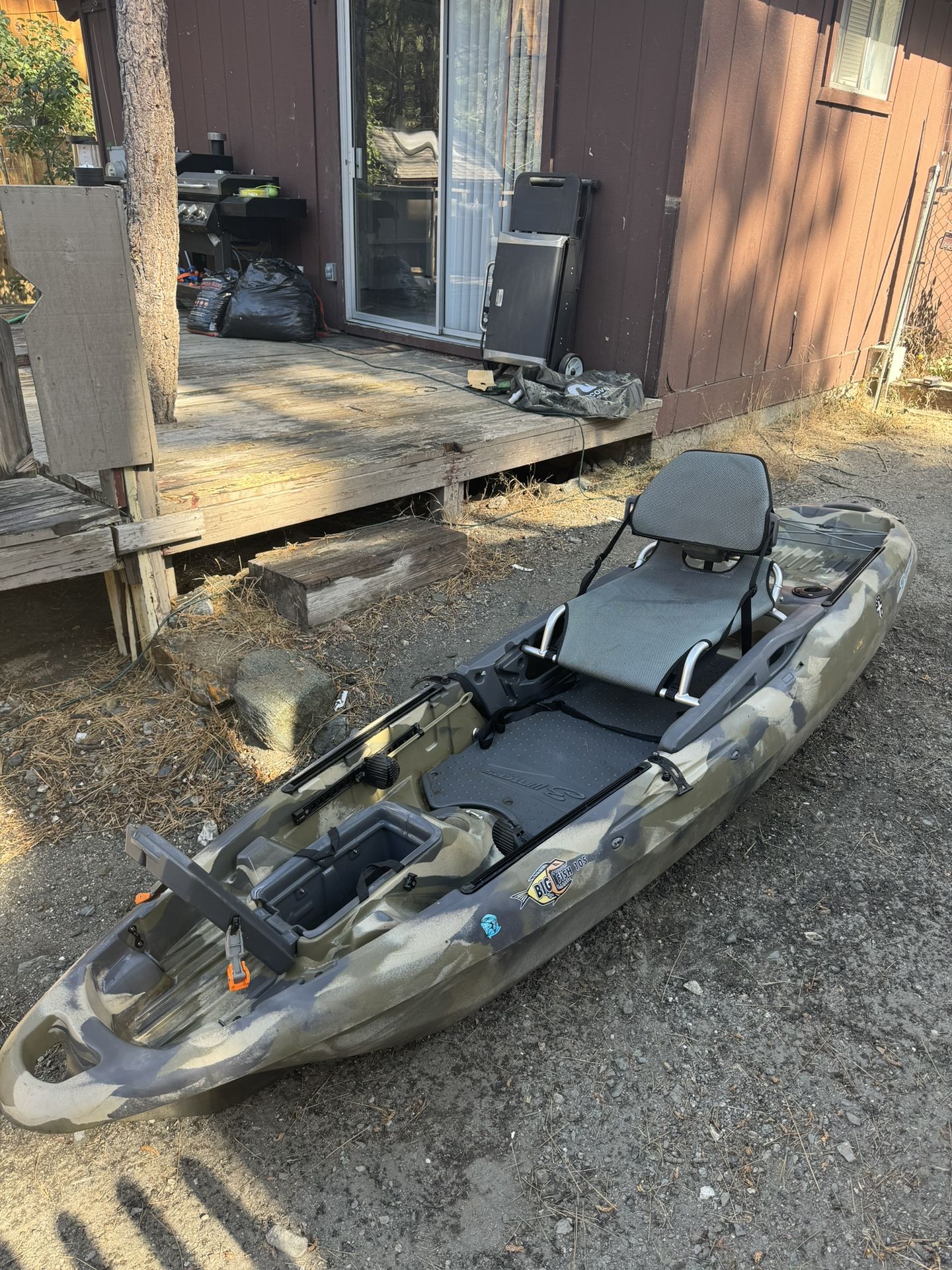 Big Fish 105 Fishing Kayak With Paddle & Vest
